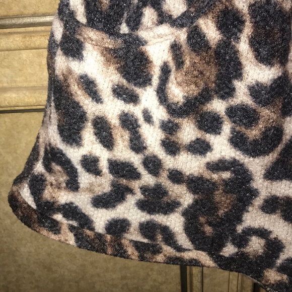 FANTASTIC FAWN LEOPARD PRINT SHORTS - Picture 8 of 9